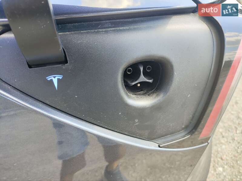 Седан Tesla Model 3 2023 в Киеве
