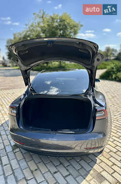 Седан Tesla Model 3 2018 в 