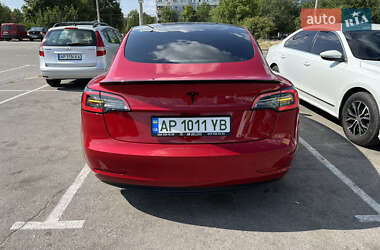 Седан Tesla Model 3 2022 в 