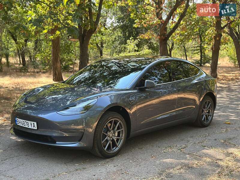 Седан Tesla Model 3 2023 в Одессе