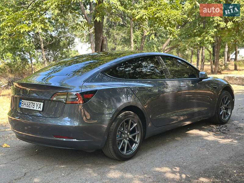 Седан Tesla Model 3 2023 в Одессе