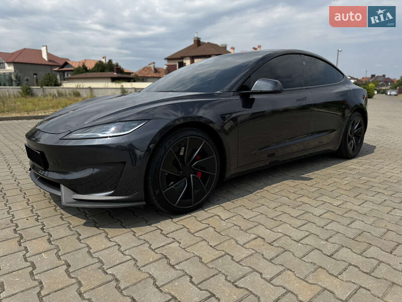 Седан Tesla Model 3 2024 в Одесі