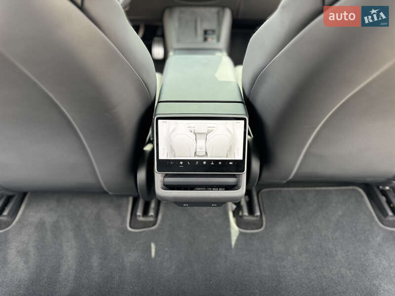 Седан Tesla Model 3 2024 в Одесі