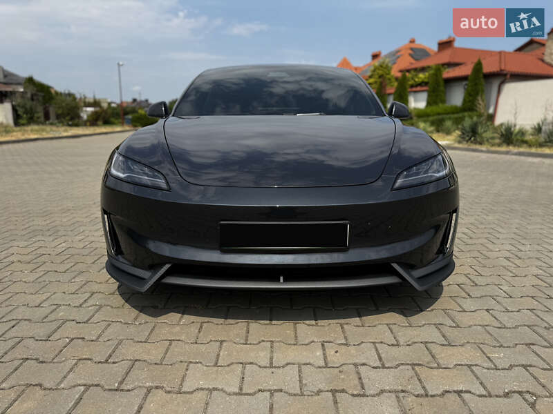 Седан Tesla Model 3 2024 в Одесі