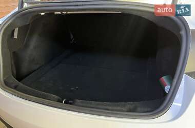 Седан Tesla Model 3 2024 в 
