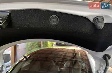 Седан Tesla Model 3 2024 в 