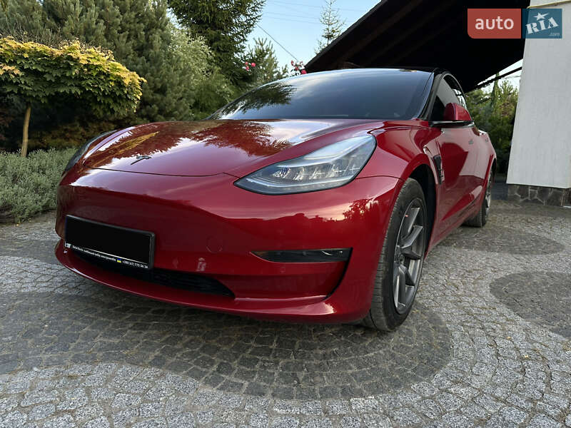 Седан Tesla Model 3 2020 в Тернополе