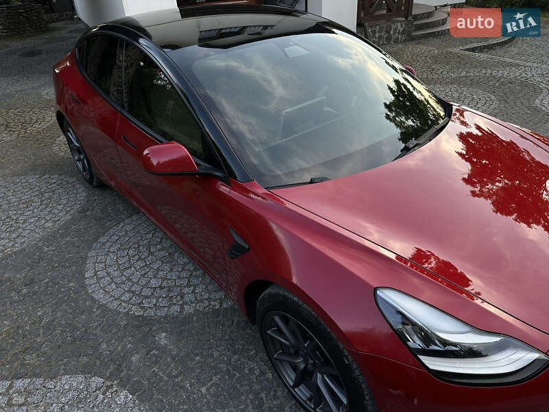 Седан Tesla Model 3 2020 в Тернополе