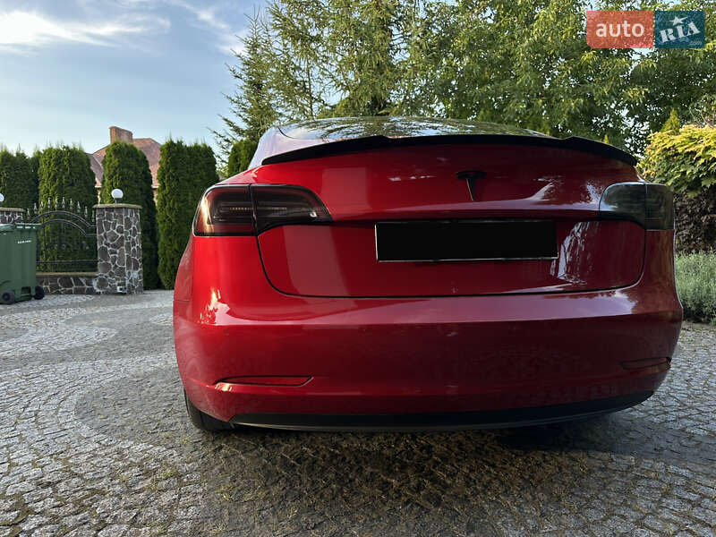 Седан Tesla Model 3 2020 в Тернополе