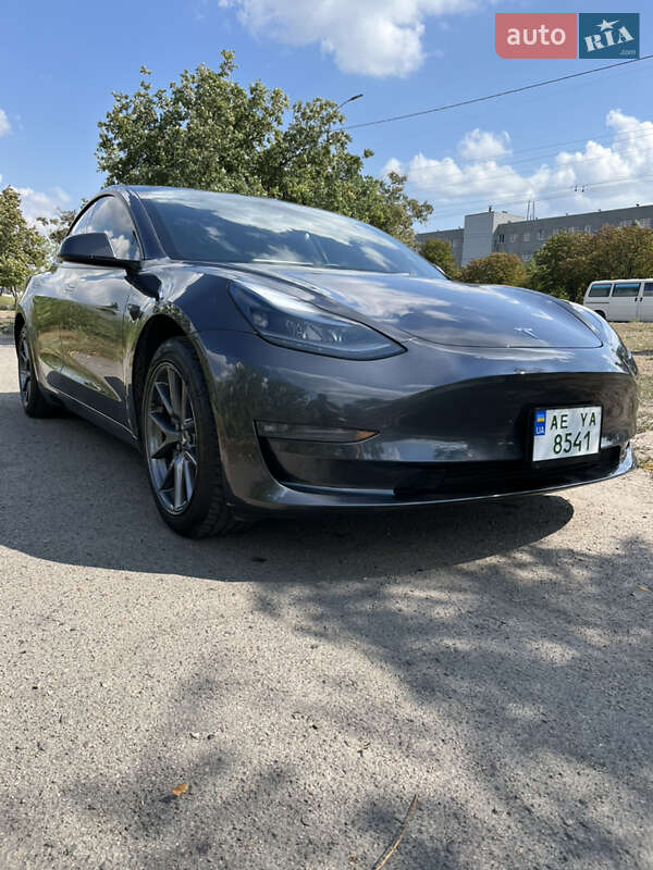 Седан Tesla Model 3 2022 в Дніпрі