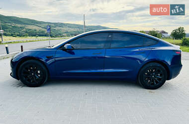Седан Tesla Model 3 2021 в 