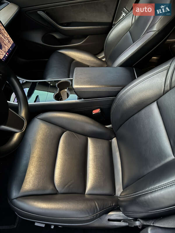 Седан Tesla Model 3 2018 в Кременчуге