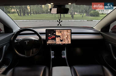 Седан Tesla Model 3 2018 в Кременчуці