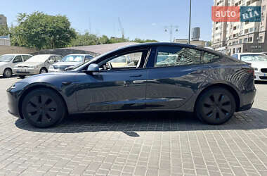 Седан Tesla Model 3 2024 в 