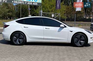 Седан Tesla Model 3 2021 в 
