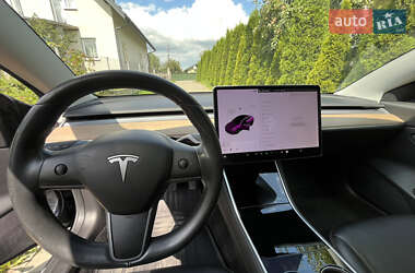 Седан Tesla Model 3 2019 в 