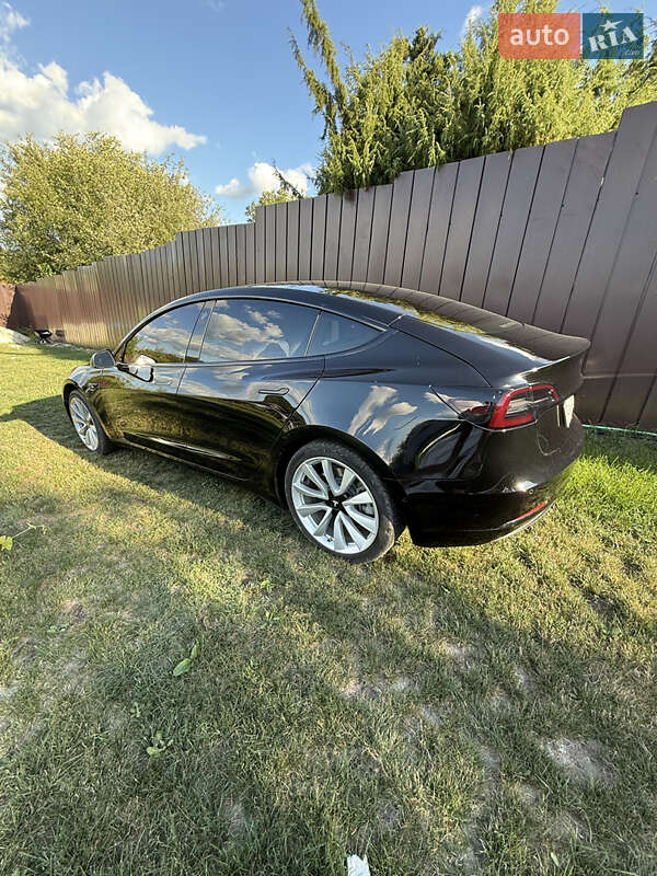 Седан Tesla Model 3 2020 в Харкові