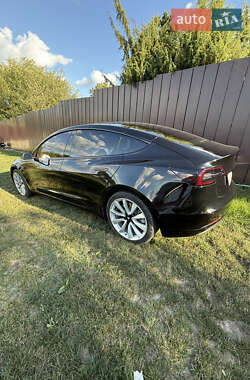 Седан Tesla Model 3 2020 в 