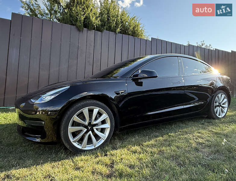 Седан Tesla Model 3 2020 в Харкові