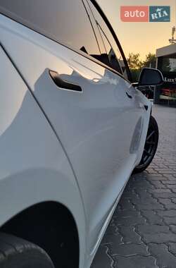 Седан Tesla Model 3 2023 в 
