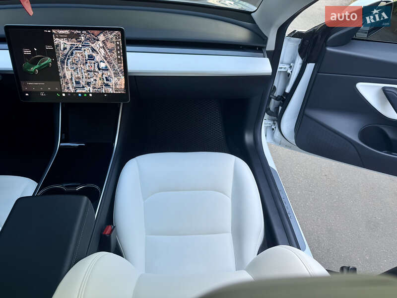 Седан Tesla Model 3 2019 в Білій Церкві
