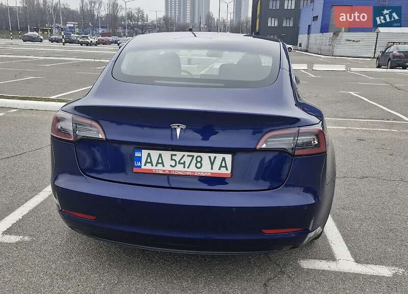 Седан Tesla Model 3 2018 в Києві