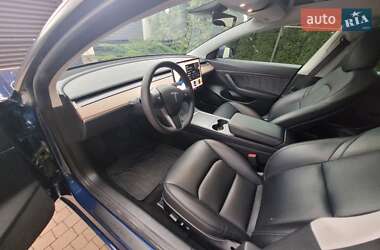 Седан Tesla Model 3 2020 в 