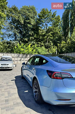 Седан Tesla Model 3 2020 в 