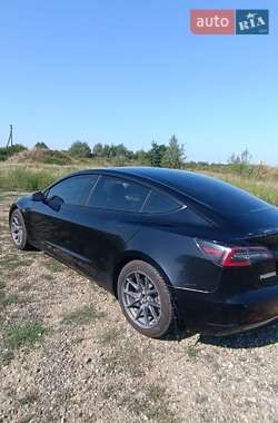 Седан Tesla Model 3 2021 в 