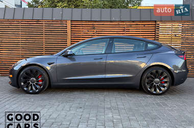 Седан Tesla Model 3 2022 в 