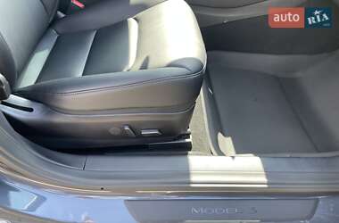 Седан Tesla Model 3 2022 в 