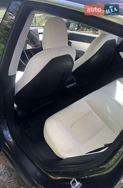 Седан Tesla Model 3 2018 в 