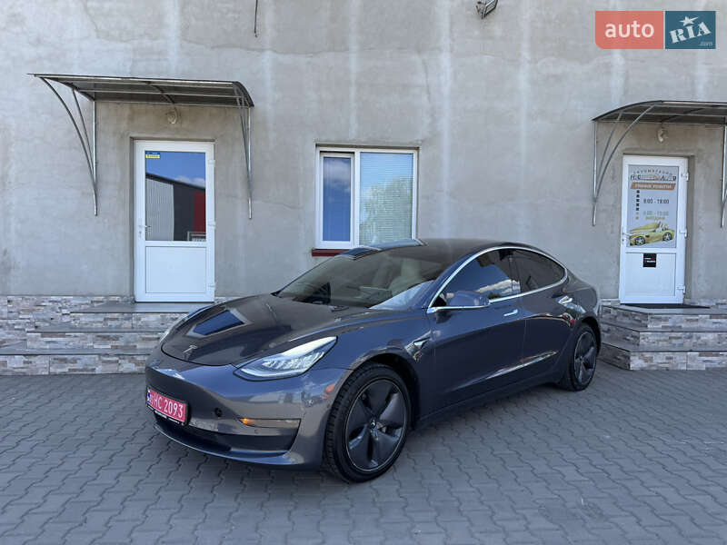 Седан Tesla Model 3 2019 в Луцке