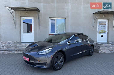 Седан Tesla Model 3 2019 в 