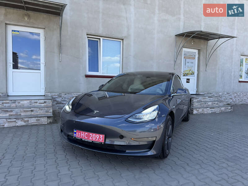 Седан Tesla Model 3 2019 в Луцке