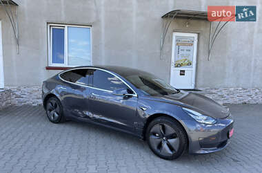 Седан Tesla Model 3 2019 в 
