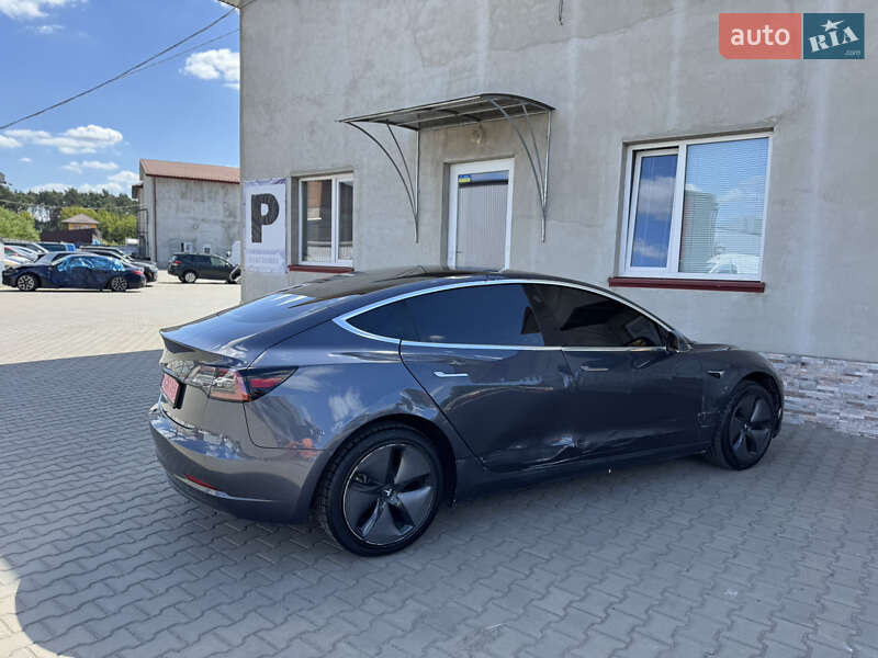 Седан Tesla Model 3 2019 в Луцке