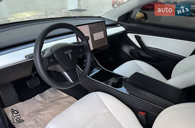 Седан Tesla Model 3 2019 в 