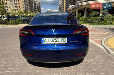 Седан Tesla Model 3 2021 в 