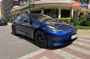 Седан Tesla Model 3 2021 в 
