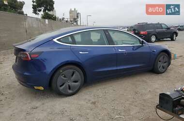 Седан Tesla Model 3 2020 в 