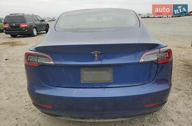 Седан Tesla Model 3 2020 в 