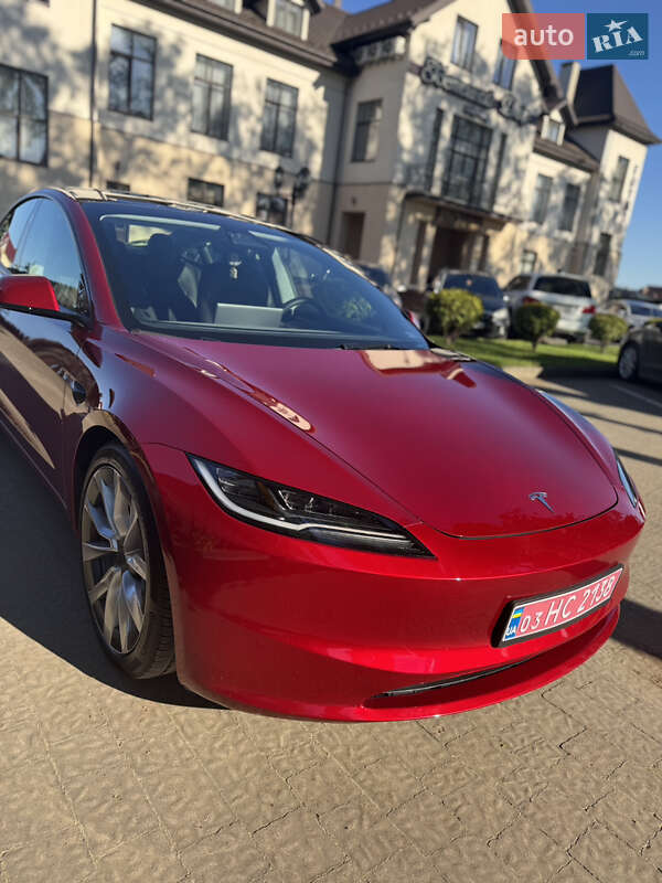 Седан Tesla Model 3 2024 в Стрые