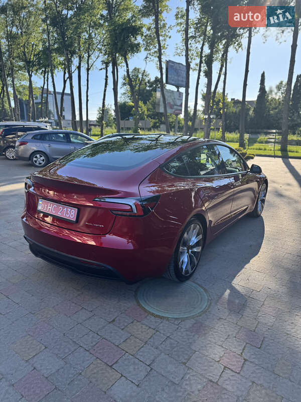 Седан Tesla Model 3 2024 в Стрые