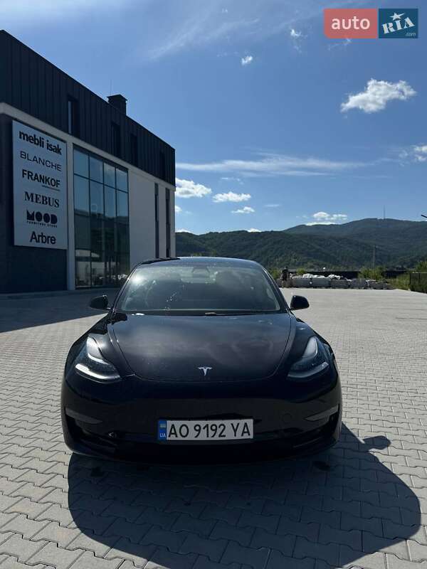 Седан Tesla Model 3 2020 в Хусте