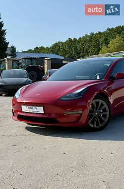 Седан Tesla Model 3 2021 в 