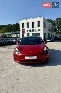 Седан Tesla Model 3 2021 в 