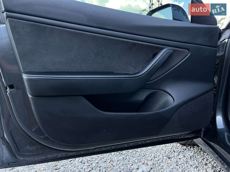 Седан Tesla Model 3 2019 в Харькове