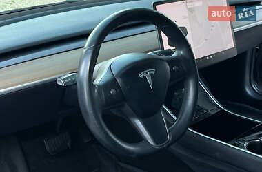 Седан Tesla Model 3 2019 в 