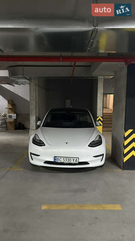 Седан Tesla Model 3 2018 в Львове